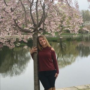 Meet your Posher, Laura